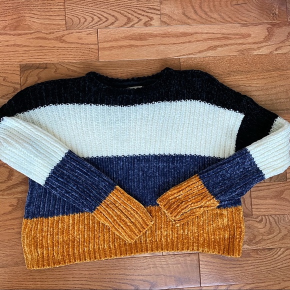 LA Hearts Chenille Sweater - Picture 2 of 3